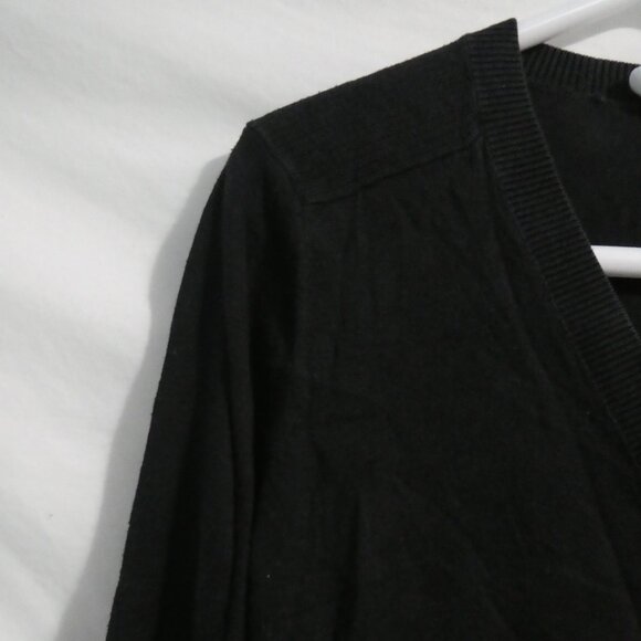 OLD NAVY | medium | Black V-Neck Lightweight Cardigan | 2 Small Pockets - Picture 3 of 16